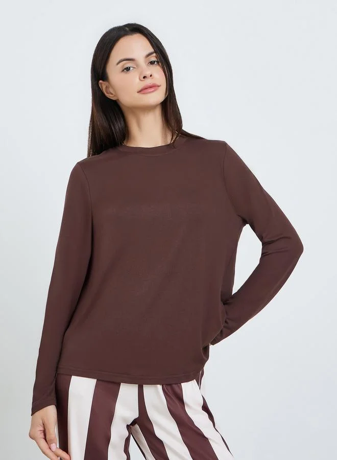 ستايلي طقم بيجاما من بنطال مخطط وتيشيرت بأكمام طويلة للنساء